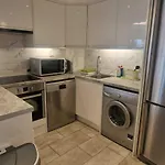 Lejlighed Upgraded & Slick 2bd Heart Of At Christchurch