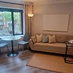Upgraded & Slick 2bd Heart Of At Christchurch