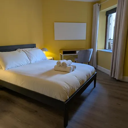 Upgraded & Slick 2bd Heart Of At Christchurch Lejlighed Dublin