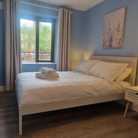 Upgraded & Slick 2bd Heart Of At Christchurch Appartement *