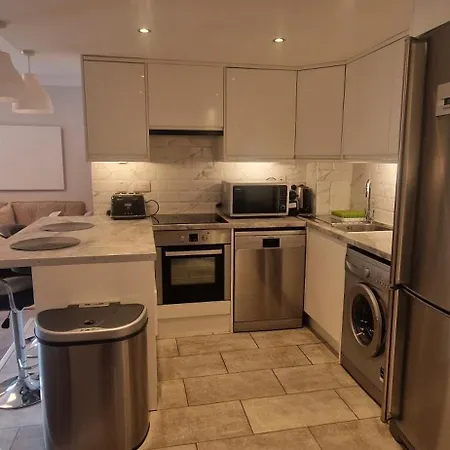 Upgraded & Slick 2bd Heart Of At Christchurch دبلن