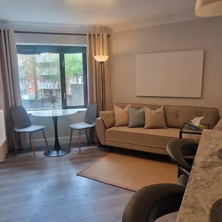 Upgraded & Slick 2bd Heart Of At Christchurch * Dublin