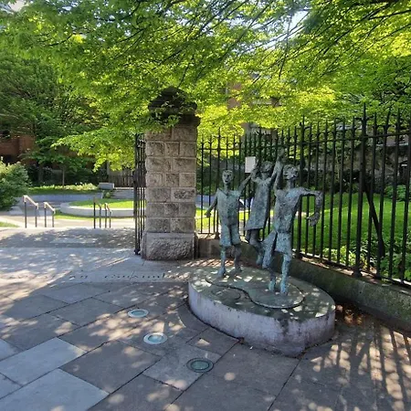 Apartment Upgraded & Slick 2bd Heart Of At Christchurch Dublin
