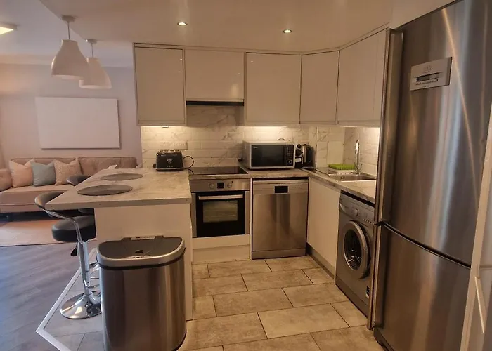 Upgraded & Slick 2bd Heart Of At Christchurch Dublin