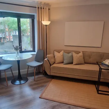 Upgraded & Slick 2bd Heart Of At Christchurch